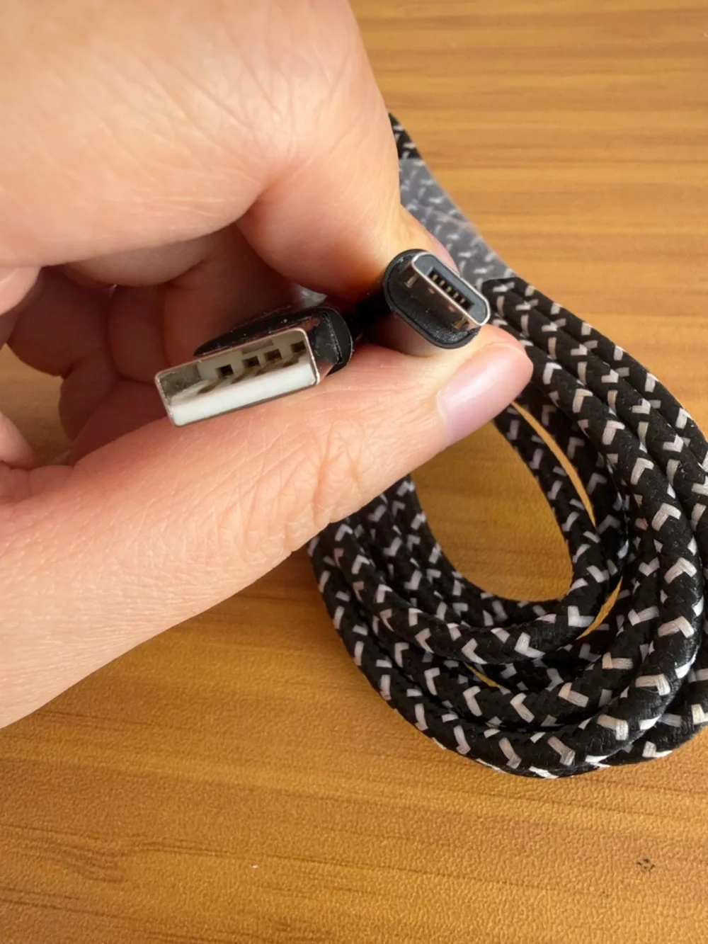 Braided USB to Micro-USB Cable in Black & White